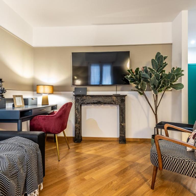 HouSmart Azzo Gardino 4 - Appartamento con 2 Camere da Letto - 4