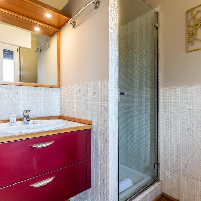 HouSmart Azzo Gardino 4 - Appartamento con 2 Camere da Letto - 32