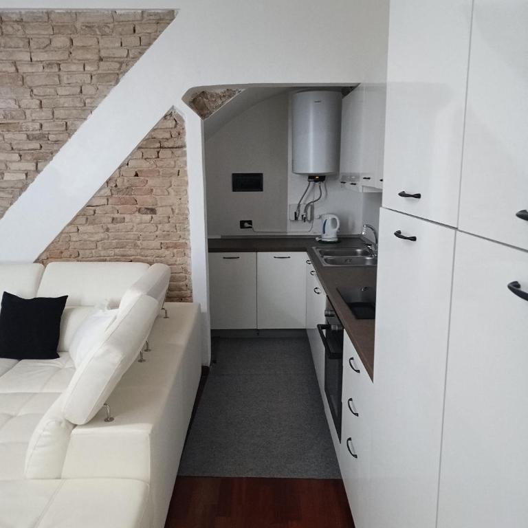 APPARTAMENTO LAKE GARDA ibiscus di Francia - Appartamento con 2 Camere da Letto - 4