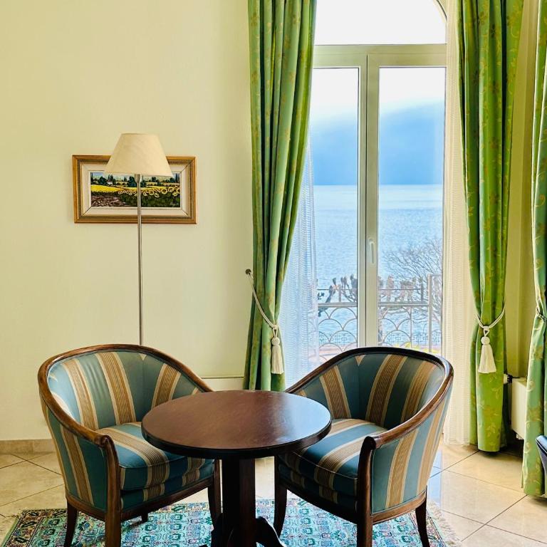 Best Western Hotel Bellevue au Lac - Camera Matrimoniale Deluxe con Vista Lago - 1
