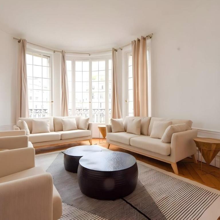 TBS 323 - Superb apartment with Eiffel Tower view - Appartement 2 Chambres - 7