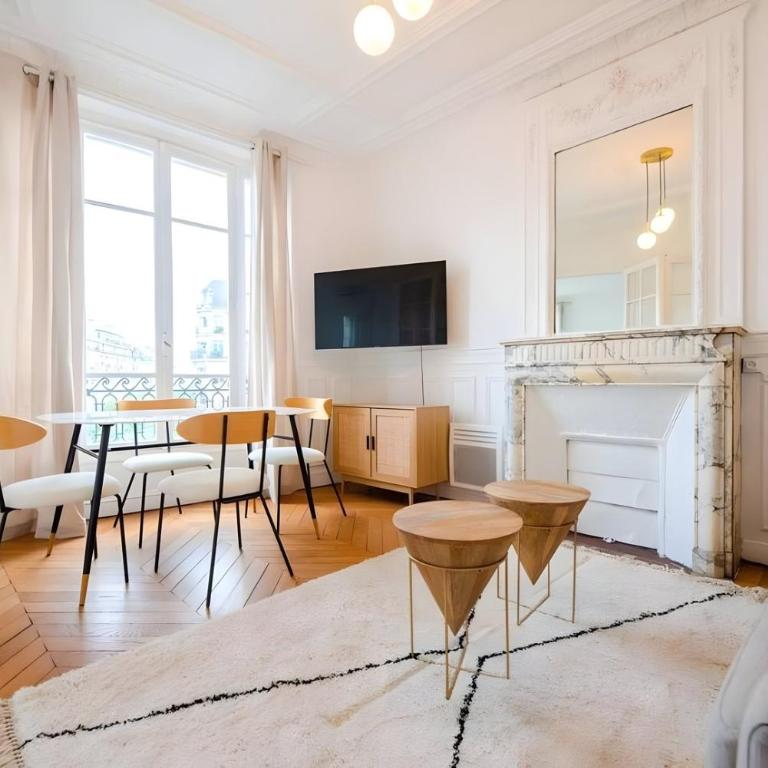 TBS 323 - Superb apartment with Eiffel Tower view - Appartement 2 Chambres - 3