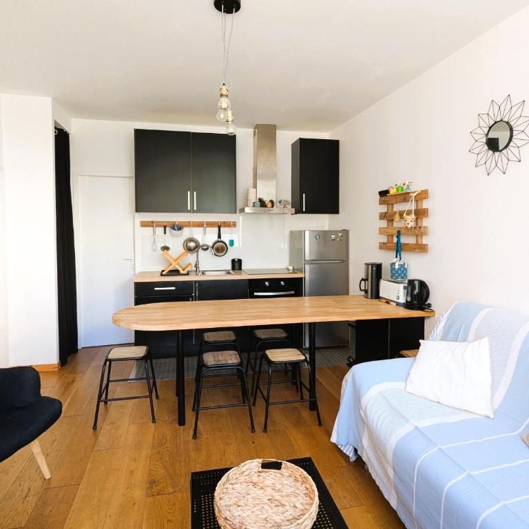 **Arcachon Centre: T3 Moderne avec Terrasse, Proche Plage et Commerces pour 4 Personnes** - FR-1-420-112 - Apartment - 1