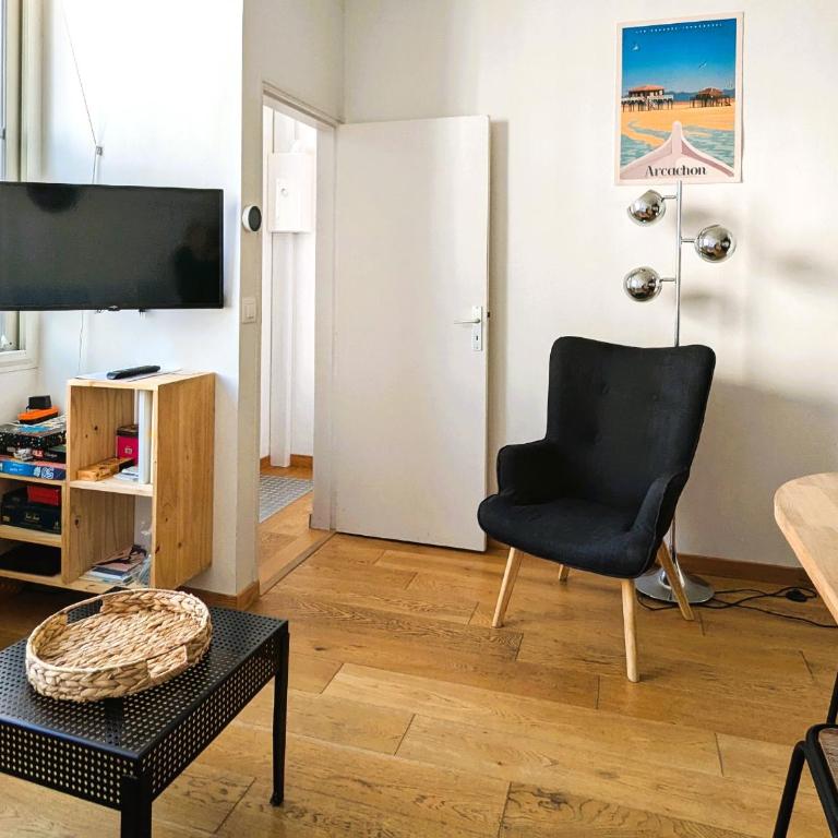 **Arcachon Centre: T3 Moderne avec Terrasse, Proche Plage et Commerces pour 4 Personnes** - FR-1-420-112 - Apartment - 16