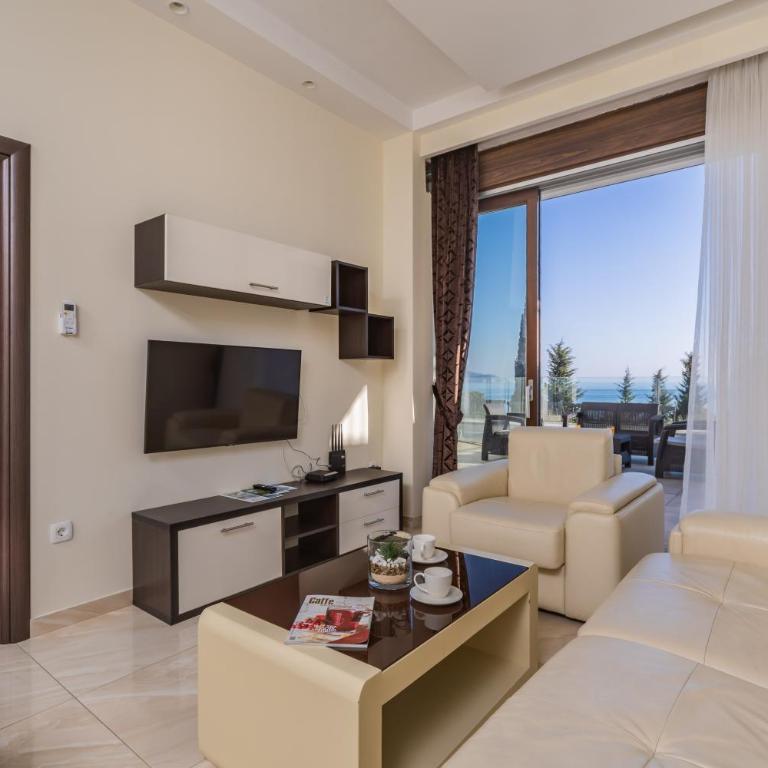 Deluxe Apartments Shine - One-Bedroom Apartment with Sea View - 13
