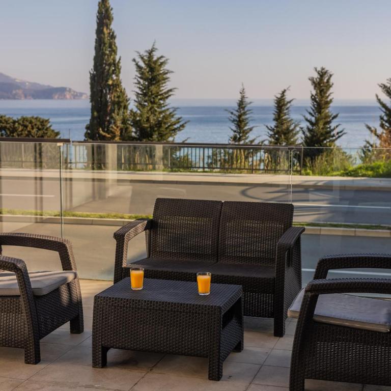 Deluxe Apartments Shine - One-Bedroom Apartment with Sea View - 4
