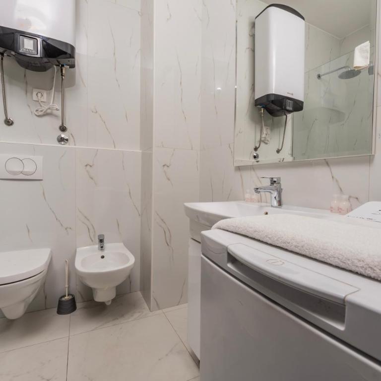 Deluxe Apartments Shine - One-Bedroom Apartment with Sea View - 12