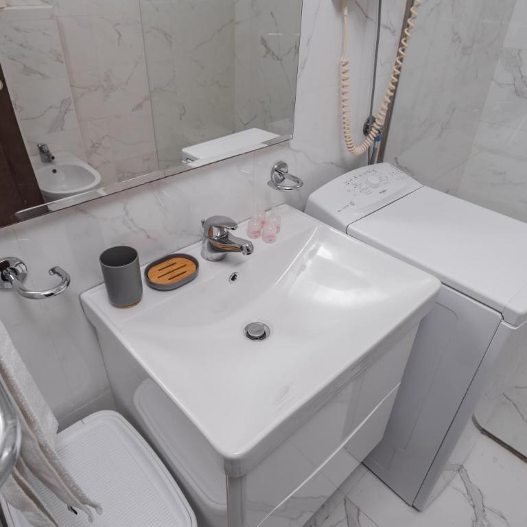 Deluxe Apartments Shine - Two-Bedroom Apartment with Sea View - 3