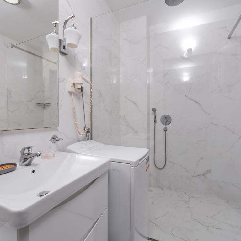 Deluxe Apartments Shine - Two-Bedroom Apartment with Sea View - 4
