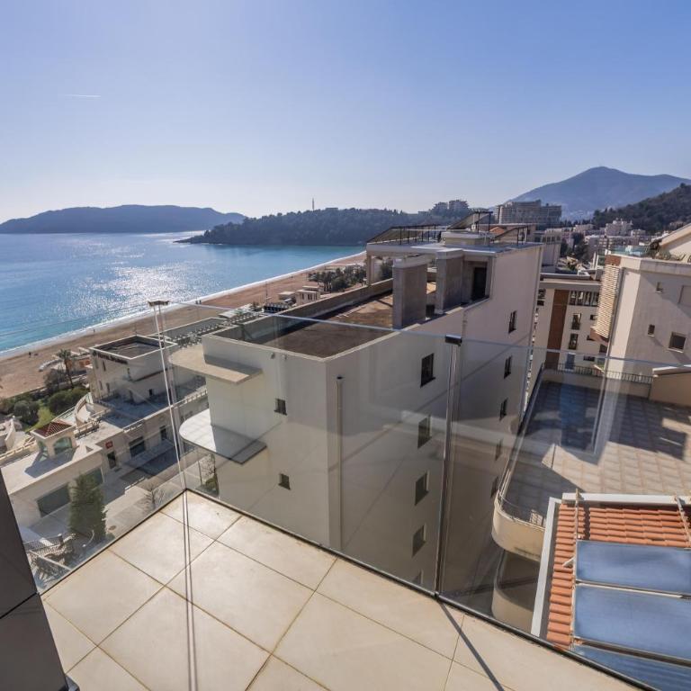 Deluxe Apartments Shine - Two-Bedroom Apartment with Sea View - 12