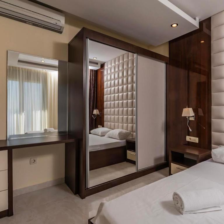 Deluxe Apartments Shine - Two-Bedroom Apartment with Sea View - 16