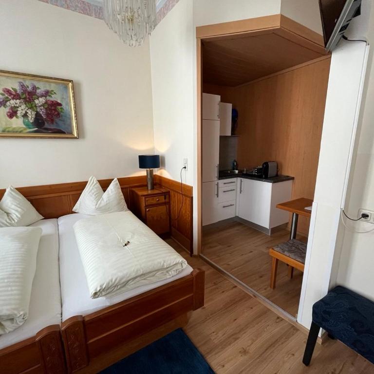 Cityhotel Ratheiser - Doppelzimmer - 30
