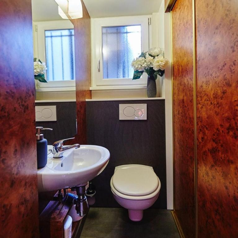Cozy and Stylish with A-C in City Center! - Apartamento - 13