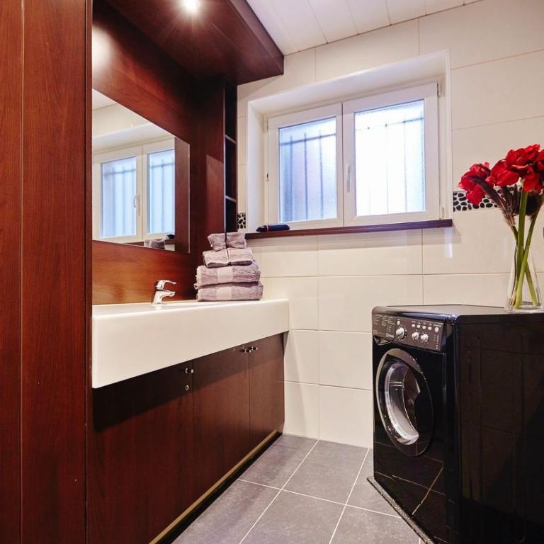 Cozy and Stylish with A-C in City Center! - Apartamento - 12