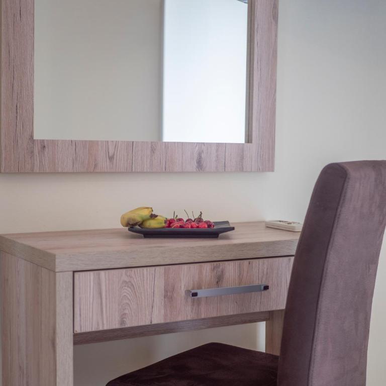 Palma Rooms & Suites Budva - Apartman sa Balkonom i Lepim Pogledom - 4