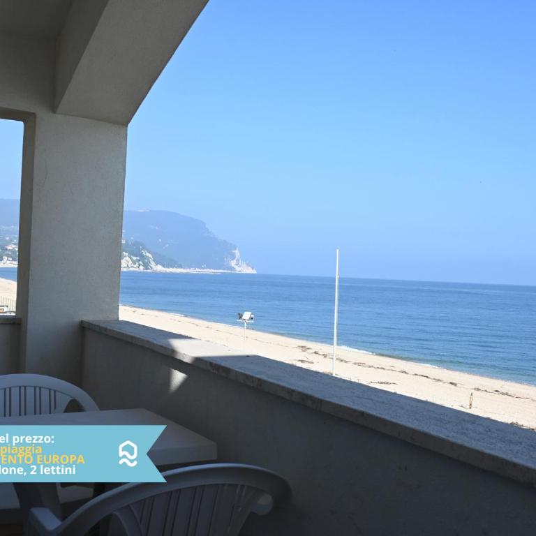 RS323 - Marcelli, bilocale fronte mare con spiaggia inclusa - Appartamento con 1 Camera da Letto - 2