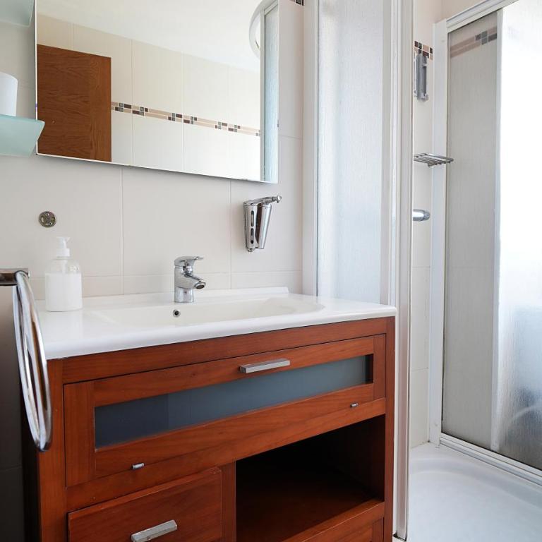 Apartamentos de playa en Villajuán - Apartamento de 2 dormitorios con balcón y vistas al mar - 16