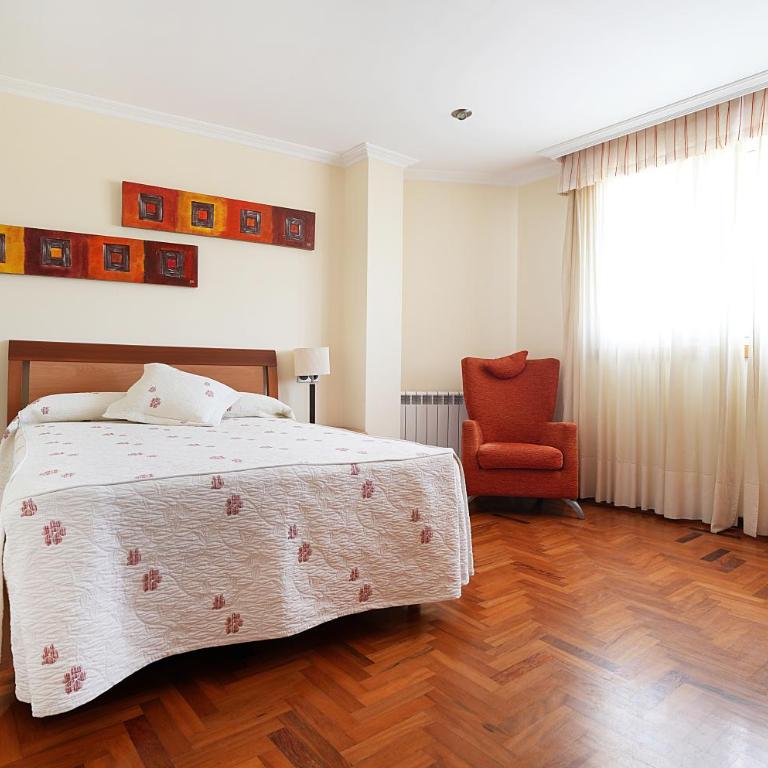 Apartamentos de playa en Villajuán - Apartamento de 2 dormitorios con balcón y vistas al mar - 5