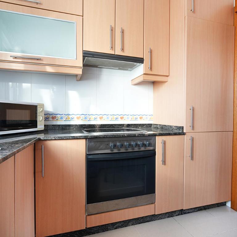 Apartamentos de playa en Villajuán - Apartamento de 2 dormitorios con balcón y vistas al mar - 12