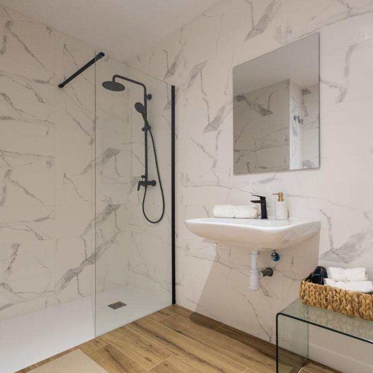 Primat Reig flats - Studio with Terrace - 19