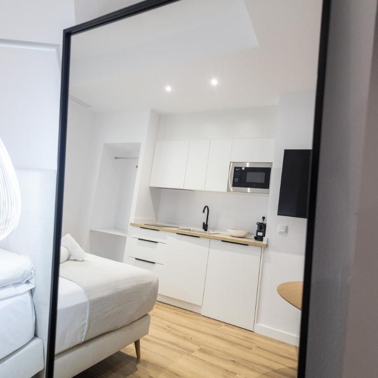 Primat Reig flats - Studio with Terrace - 16
