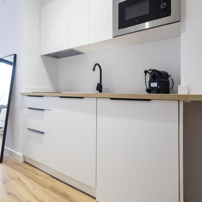 Primat Reig flats - Studio with Terrace - 8
