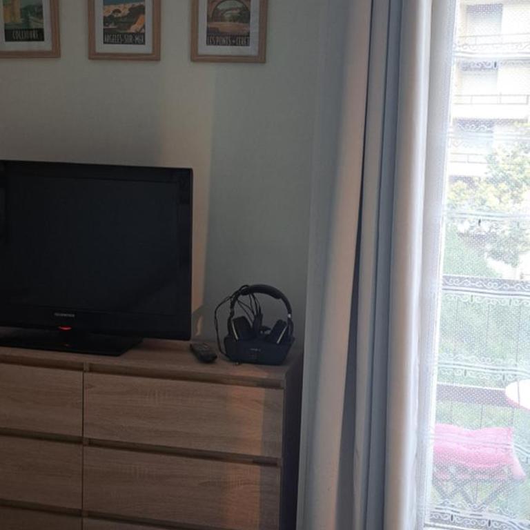 A 50m des cures libre mi septembre joli studio rénové orienté Nord bien ventilé - Appartement 1 Chambre - 47