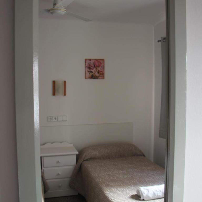 Hostal Las Nieves - Habitación Doble con baño compartido - 2 camas - 2
