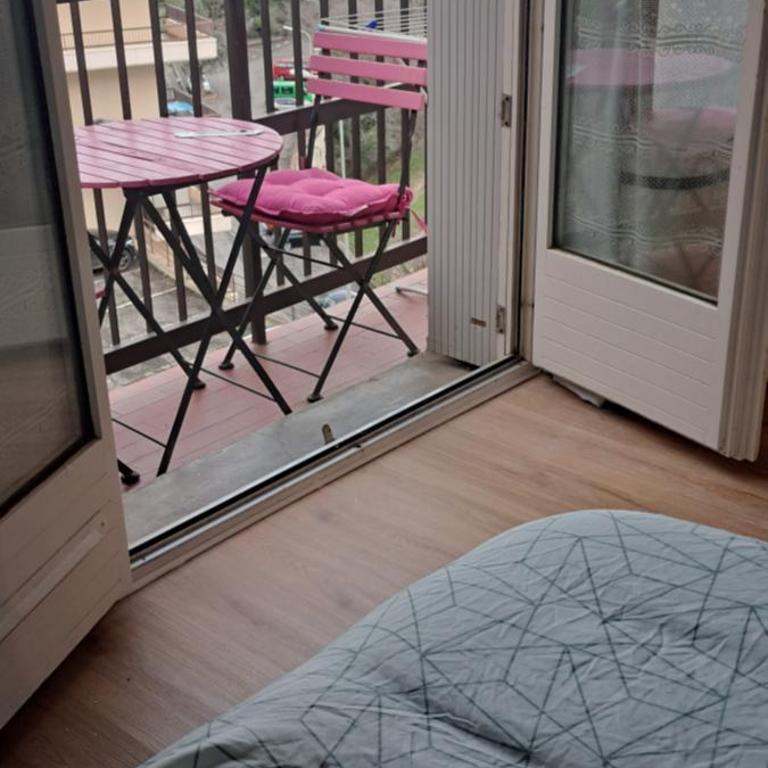 A 50m des cures libre mi septembre joli studio rénové orienté Nord bien ventilé - Appartement 1 Chambre - 8