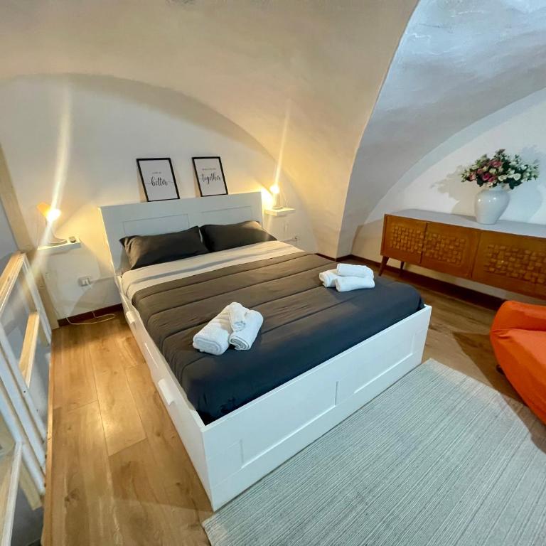 Bonhouse - Two-Bedroom House - 13