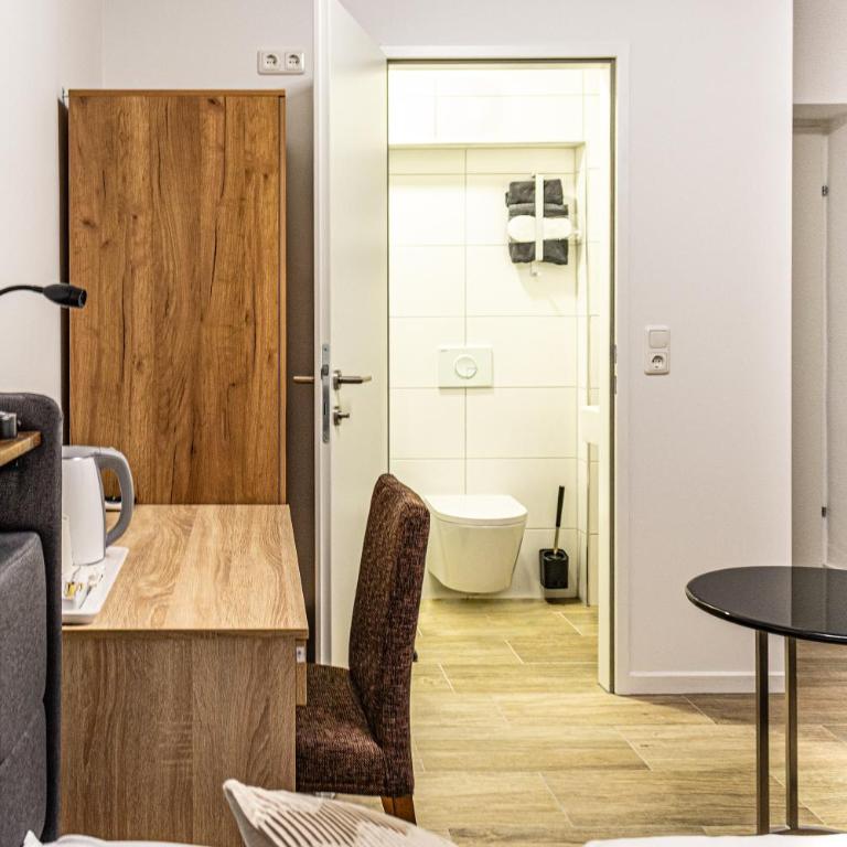Hotel Central Linz - 24h Self-Check-in - Superior Doppelzimmer - 2