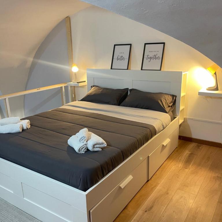 Bonhouse - Two-Bedroom House - 12
