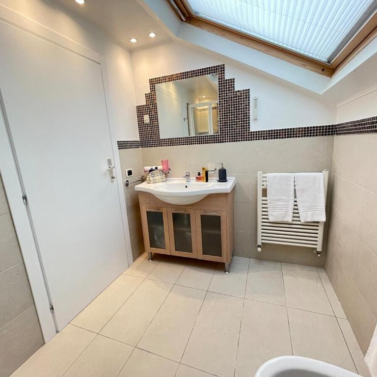 Appartamento 3C in Centro al Mare - Riccione - Three-Bedroom Apartment with Balcony - 18