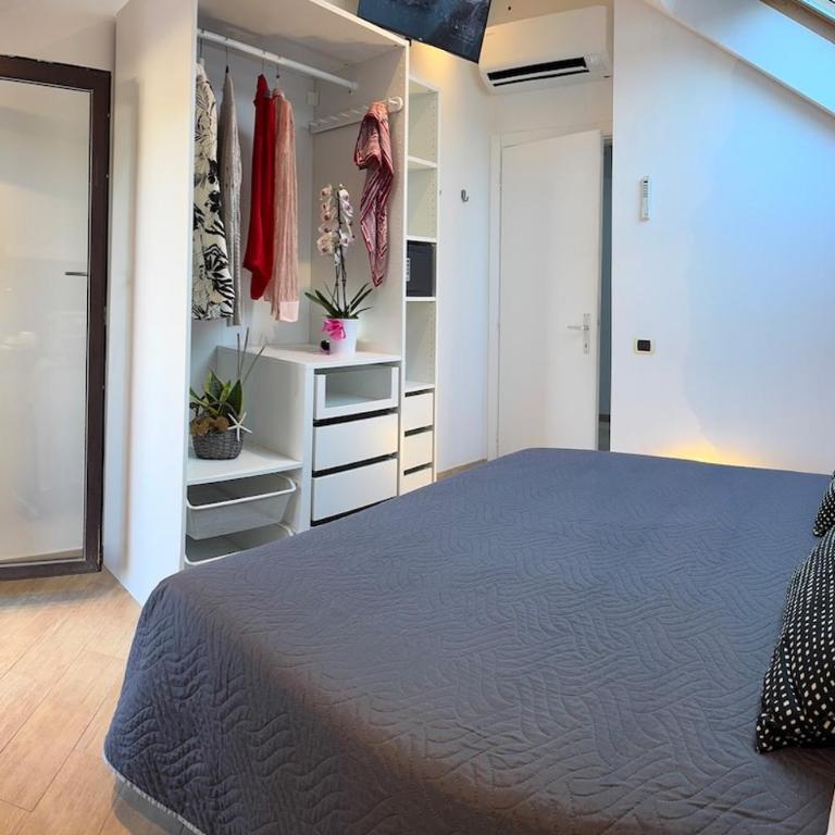 Appartamento 3C in Centro al Mare - Riccione - Three-Bedroom Apartment with Balcony - 14