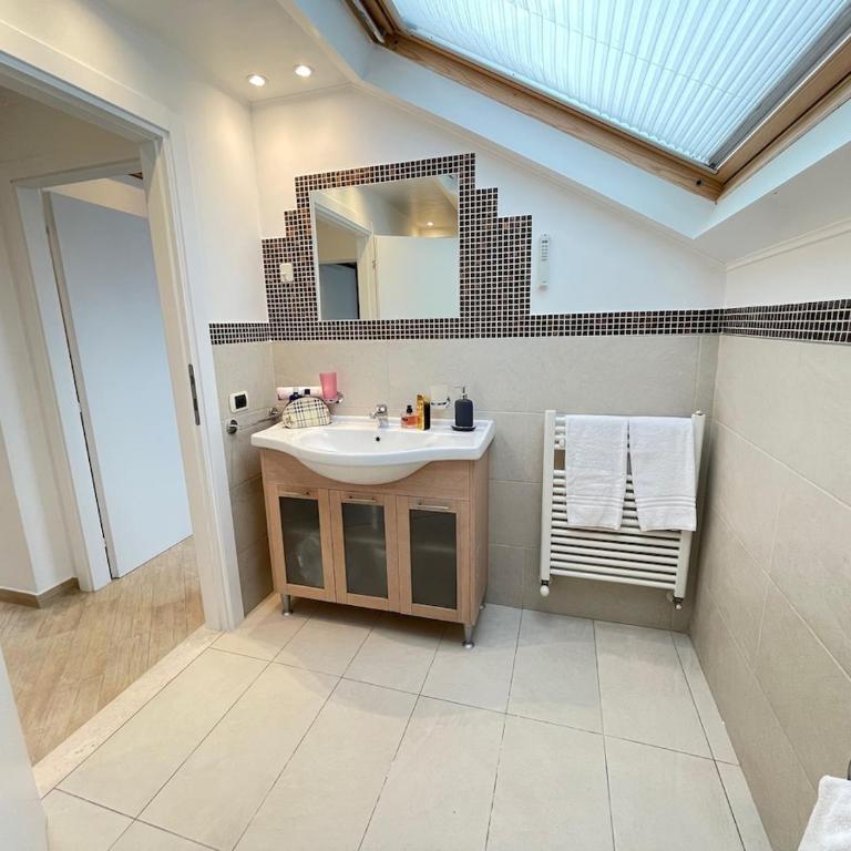 Appartamento 3C in Centro al Mare - Riccione - Three-Bedroom Apartment with Balcony - 17