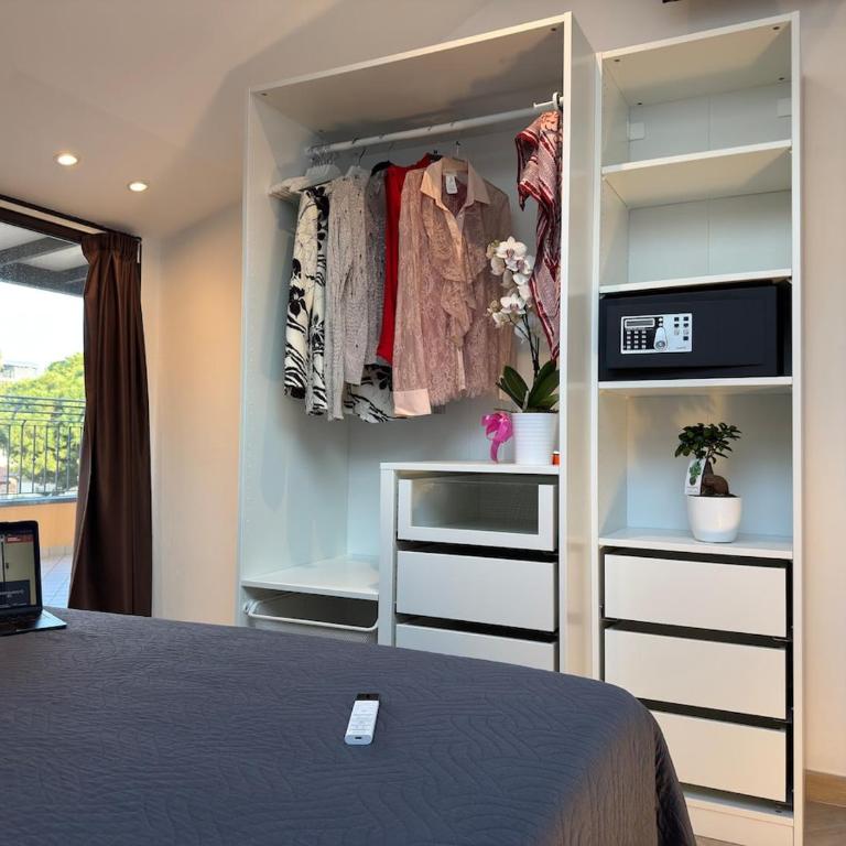 Appartamento 3C in Centro al Mare - Riccione - Three-Bedroom Apartment with Balcony - 38