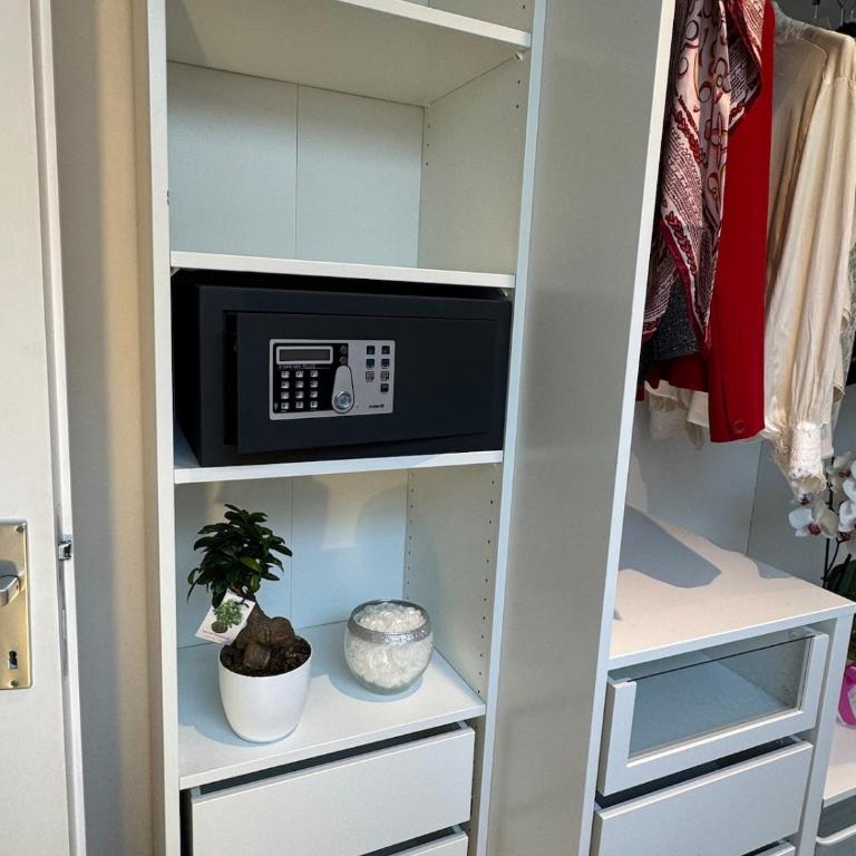 Appartamento 3C in Centro al Mare - Riccione - Three-Bedroom Apartment with Balcony - 40