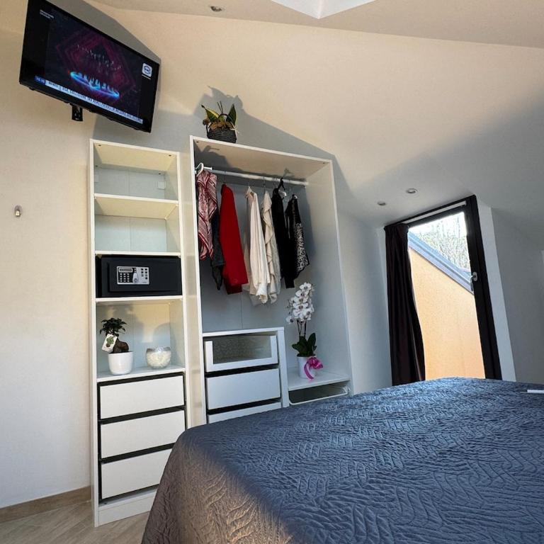 Appartamento 3C in Centro al Mare - Riccione - Three-Bedroom Apartment with Balcony - 45