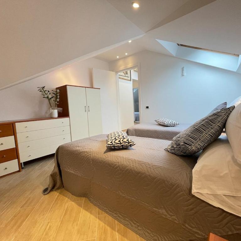 Appartamento 3C in Centro al Mare - Riccione - Three-Bedroom Apartment with Balcony - 50
