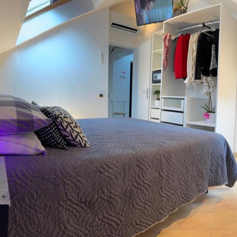 Appartamento 3C in Centro al Mare - Riccione - Three-Bedroom Apartment with Balcony - 54