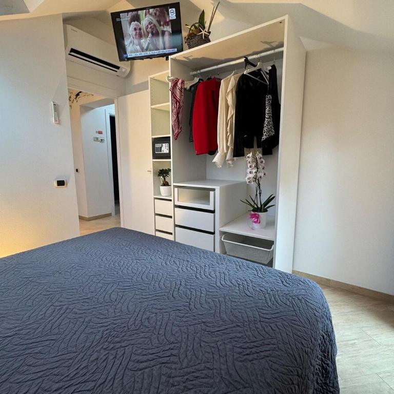 Appartamento 3C in Centro al Mare - Riccione - Three-Bedroom Apartment with Balcony - 58
