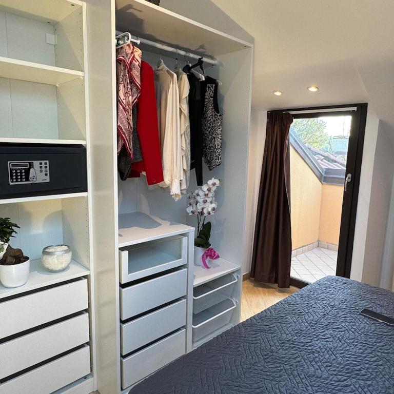 Appartamento 3C in Centro al Mare - Riccione - Three-Bedroom Apartment with Balcony - 59