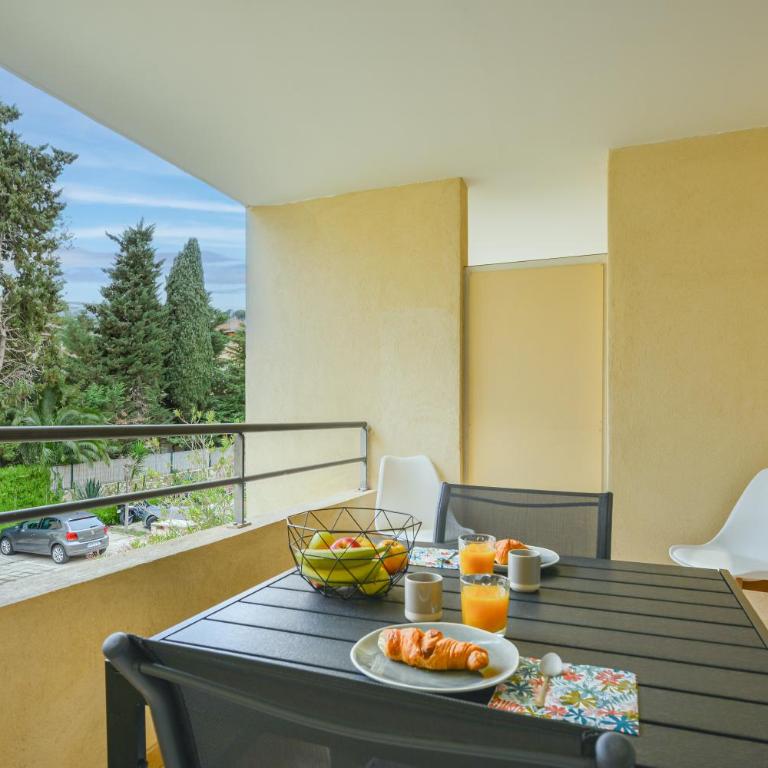 Magnifique studio au calme, Climatisation, Parking, Wifi. - One-Bedroom Apartment - 13