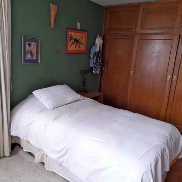 Casa en Obrajes - Habitación Individual con baño privado - 1