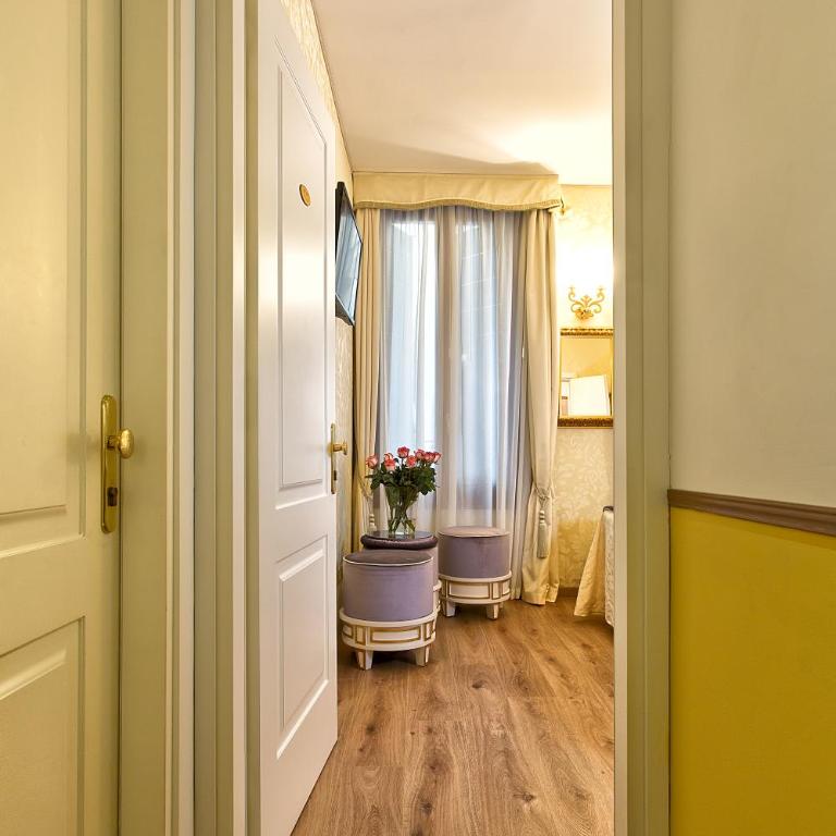Residenza Goldoni - Camera Matrimoniale Deluxe - 18