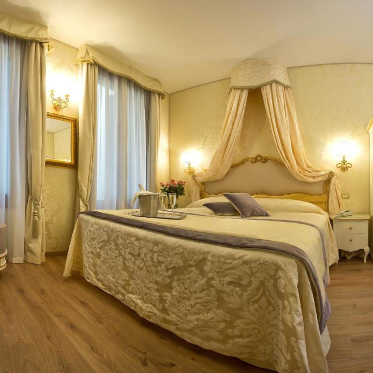 Residenza Goldoni - Camera Matrimoniale Deluxe - 17