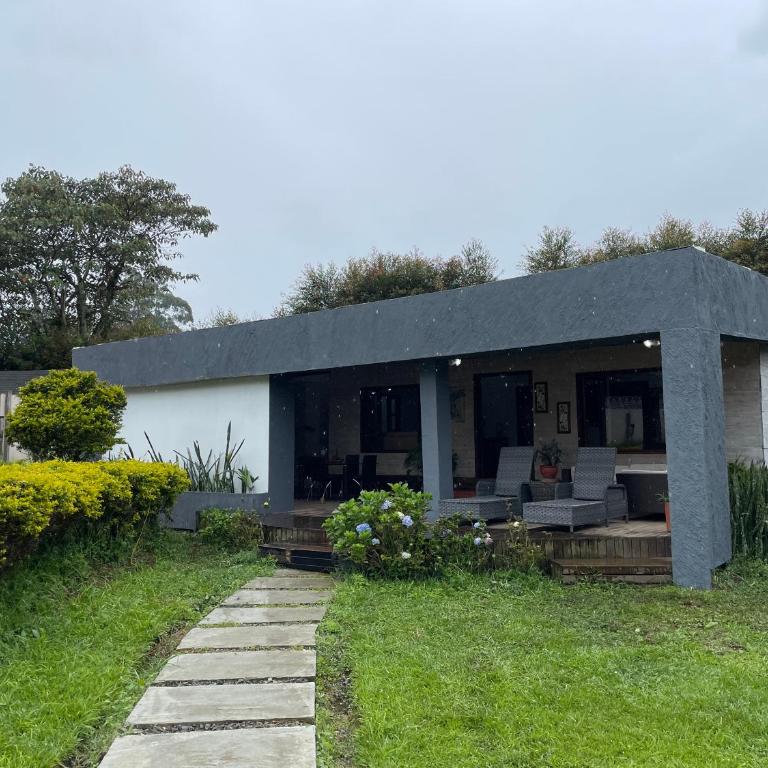 Hermosa casa con jacuzzi en Llanogrande - Casa de 2 dormitorios - 16