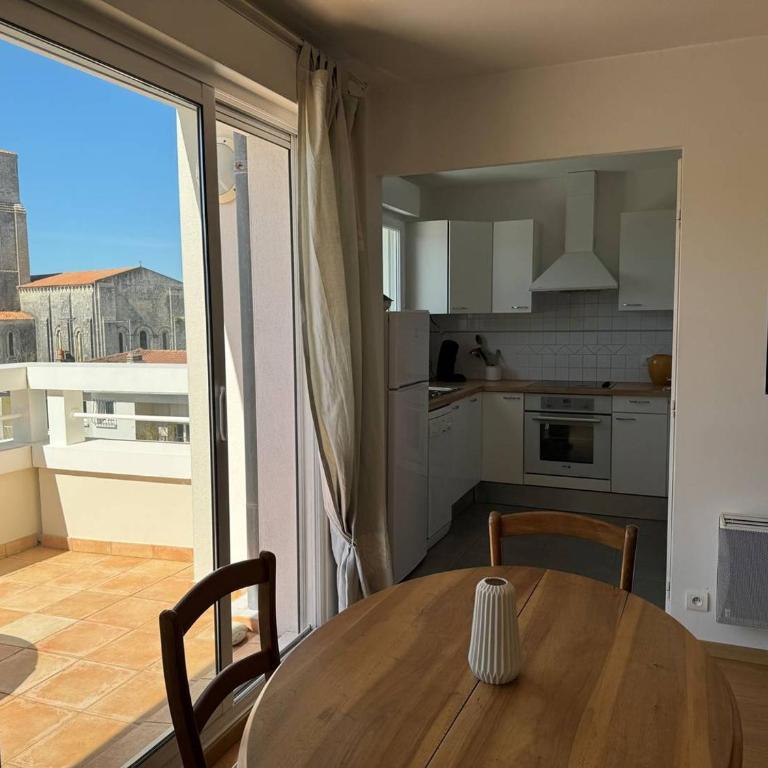 Royan : Appartement 47m², Balcon, Parking privé, Ascenseur - FR-1-738-48 - Appartamento - 4