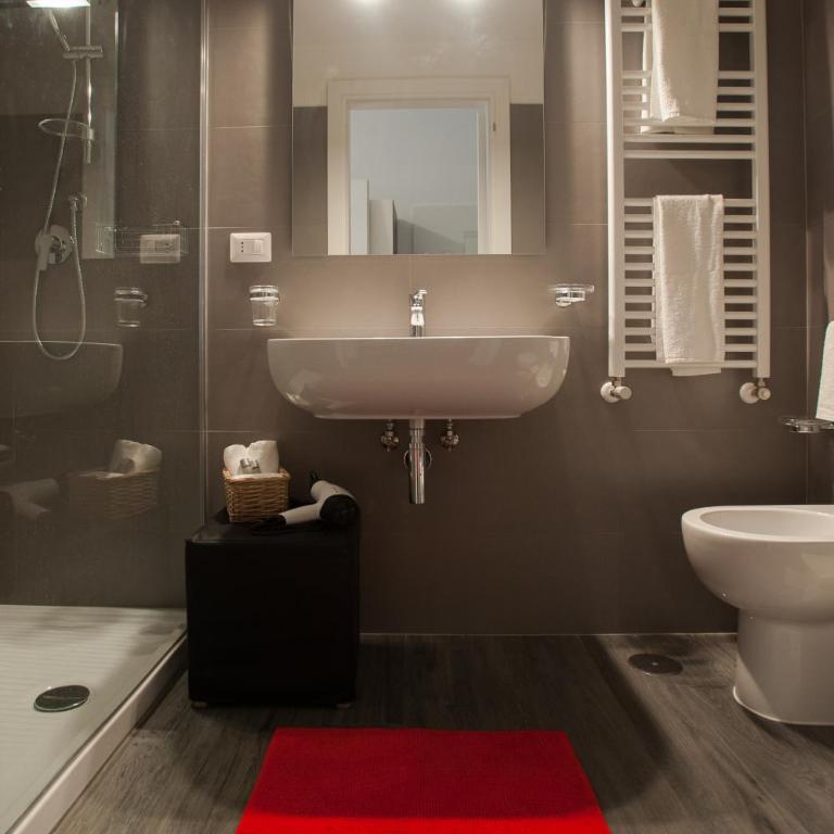 Your House By Ale - Camera Tripla con Bagno Privato - 33