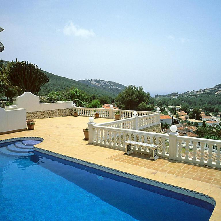 Isla Bonita Rental Home Moraira - Two-Bedroom Apartment with Balcony and Sea View - 12